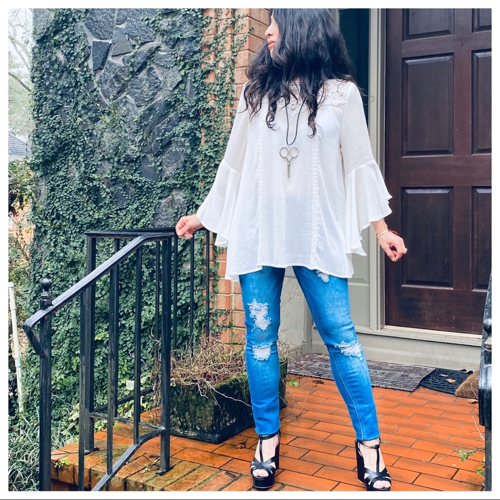 ✨LAST ONE✨Bell sleeves lace trim off white top - Picture 3 of 4